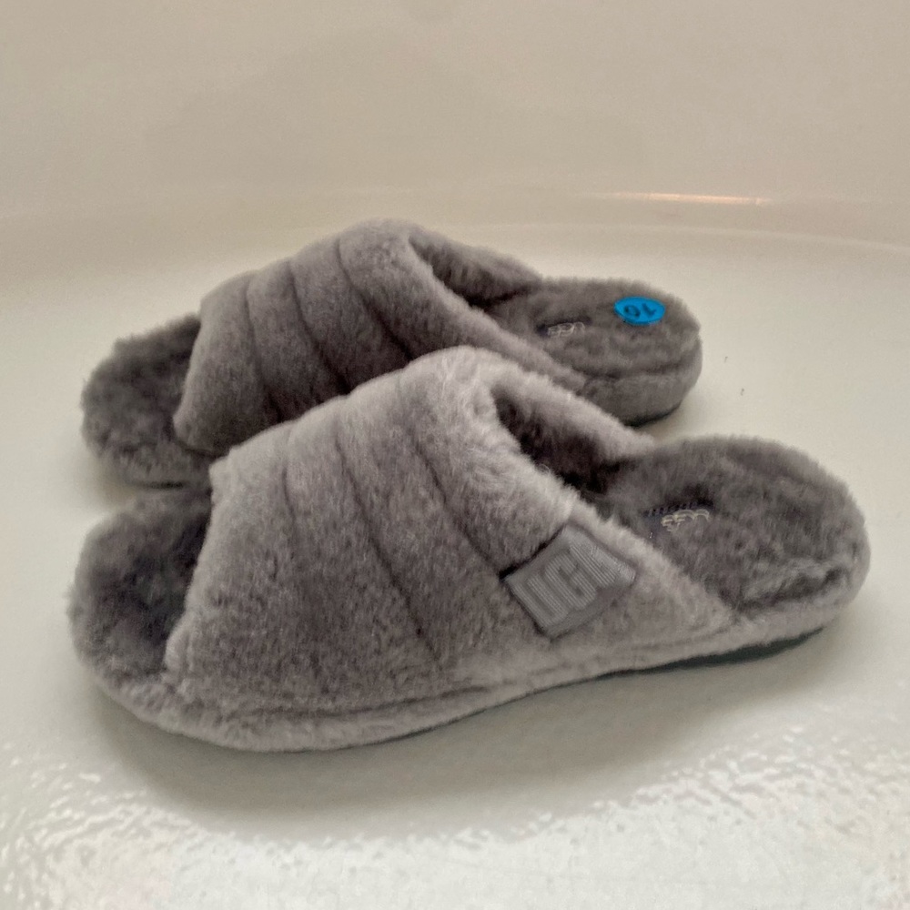New UGG plush slides size 10 men/12 women